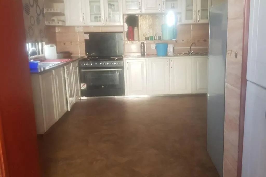 Cheerful 3 Bedroom House With Ample Parking Space. Kampala Holiday home